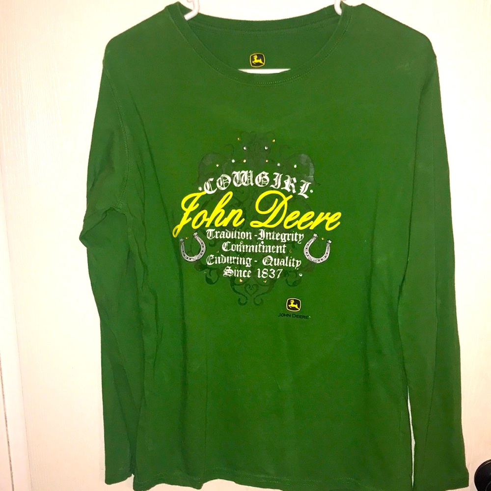 Long sleeve tee shirt